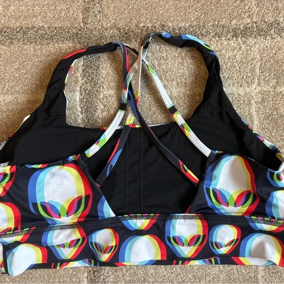 Constantly Varied Gear (CVG) leggings with pockets, sports bra, trippy alien - Picture 4 of 11